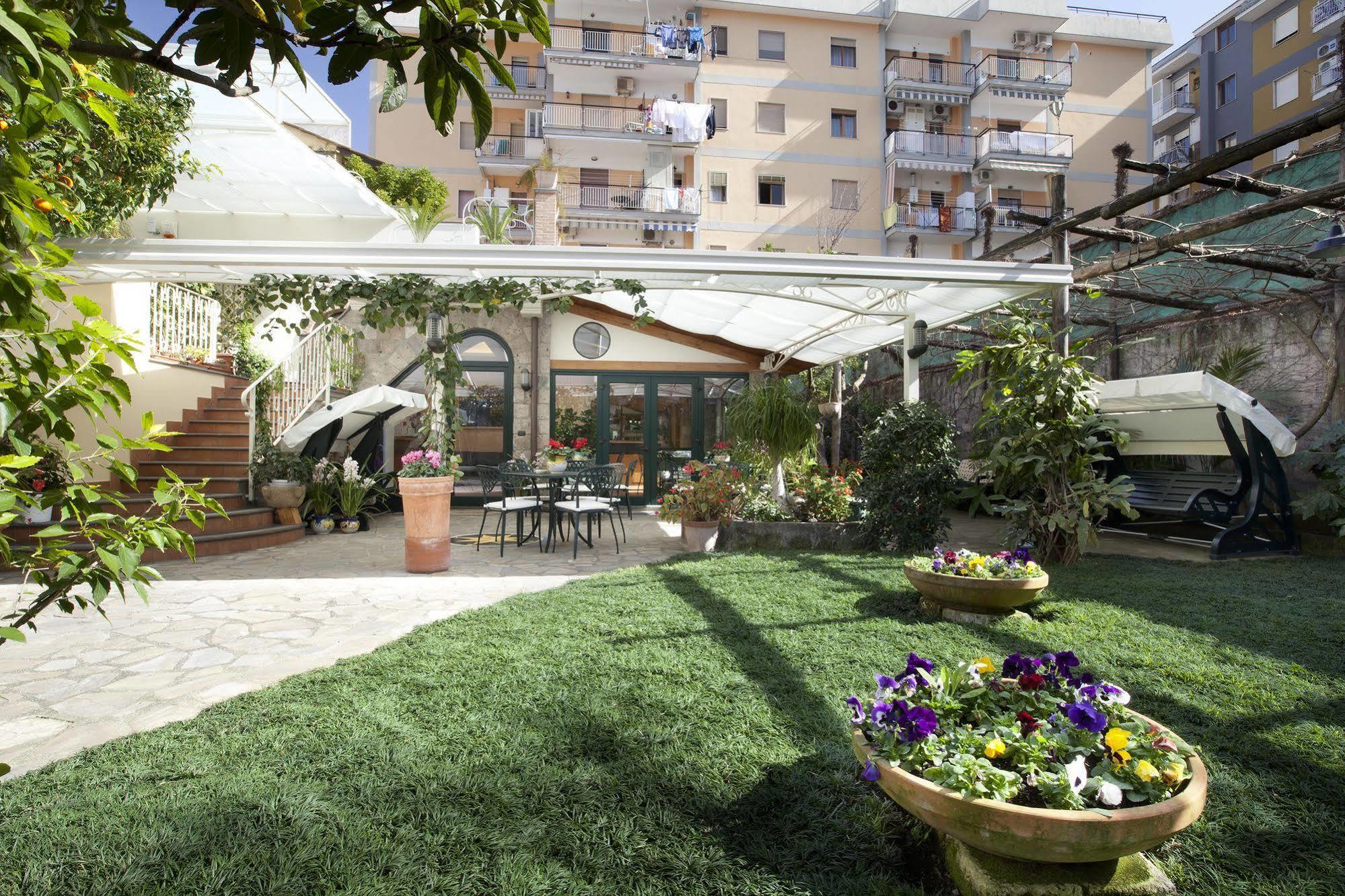 Relais Villa Angiolina Sorrento Exterior foto