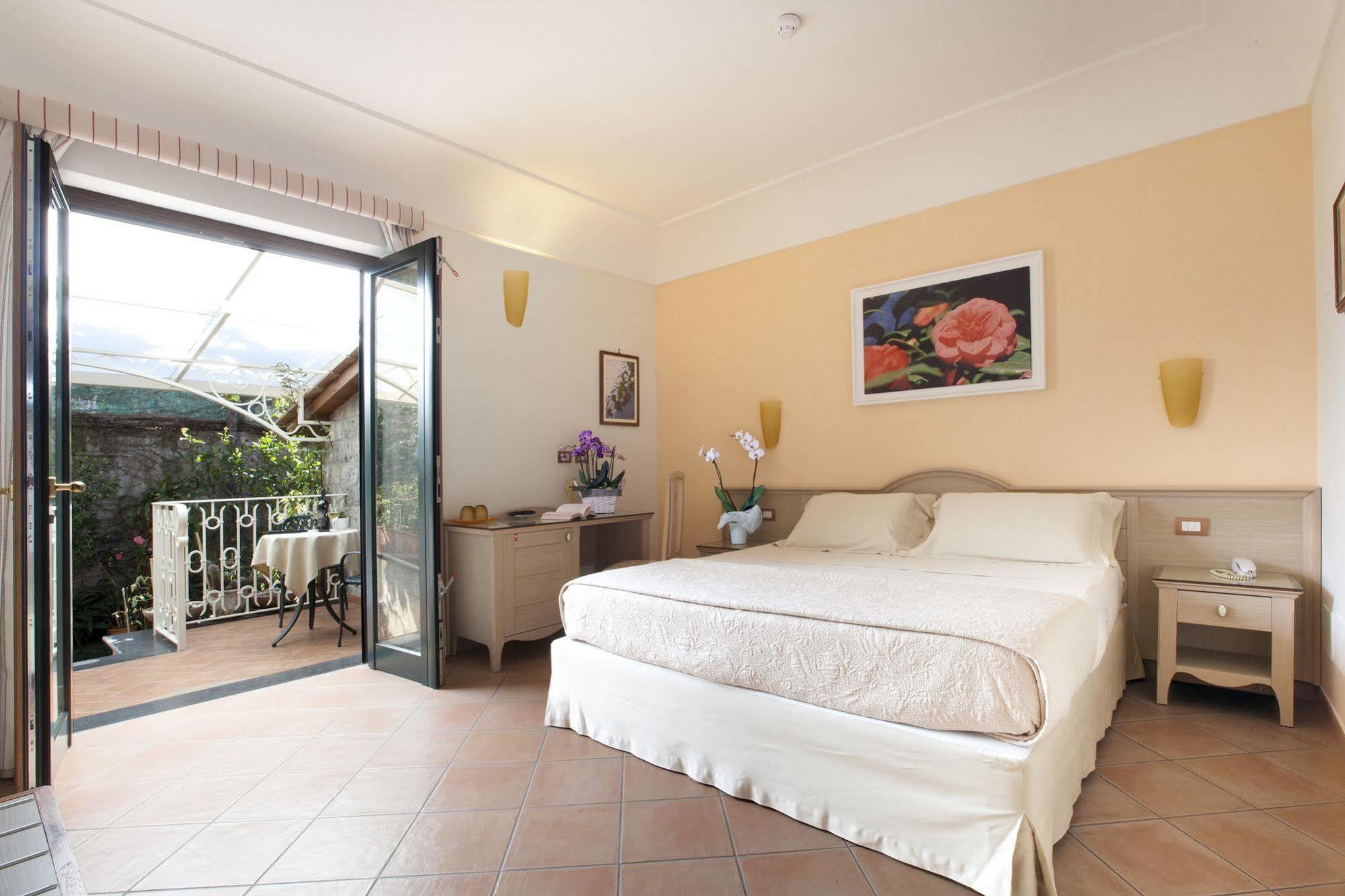 Relais Villa Angiolina Sorrento Exterior foto